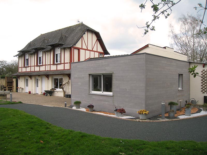 Extension bois toit terrasse maison ancienne